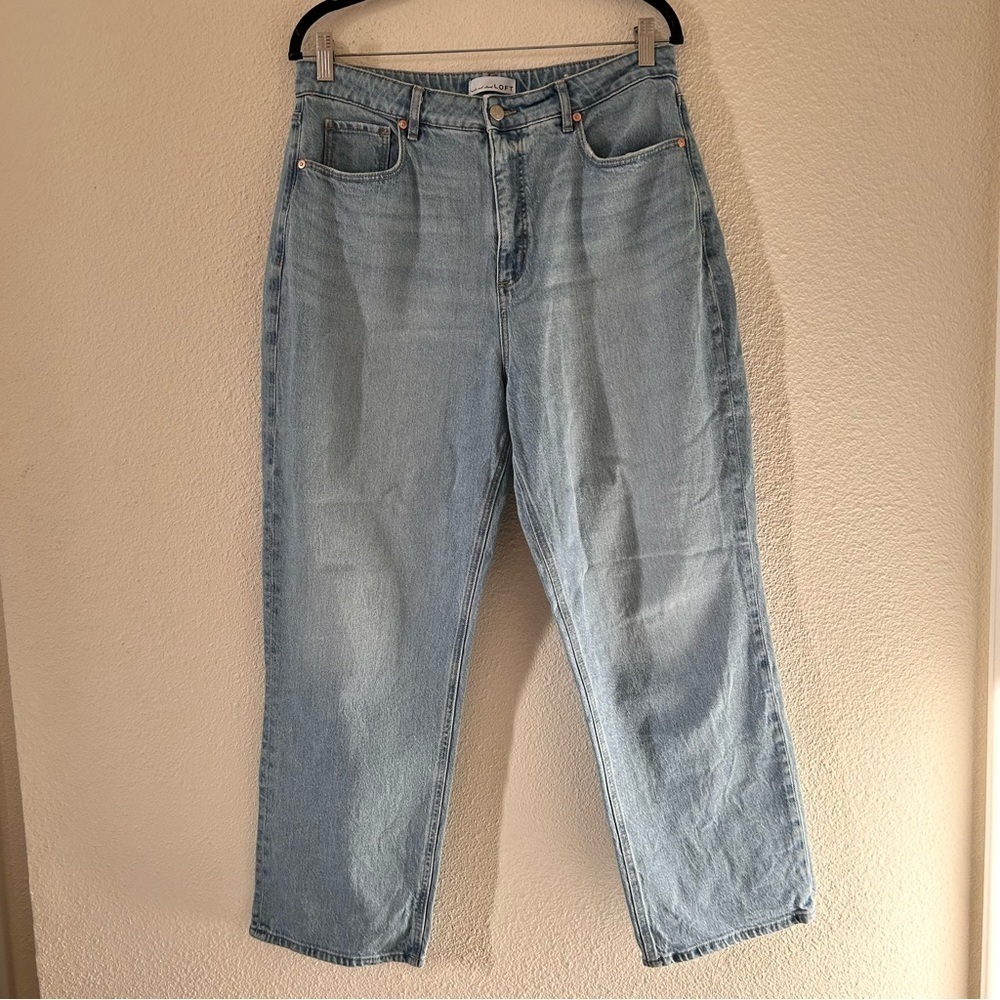 LOFT The Straight Jeans High Rise Light Wash Jeans Women Measures Size 32